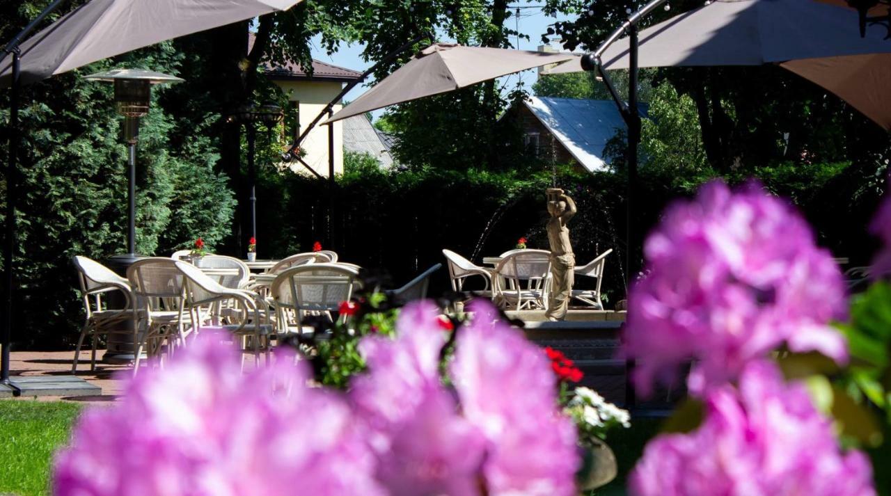 Hof Hotel Garden カウナス エクステリア 写真
