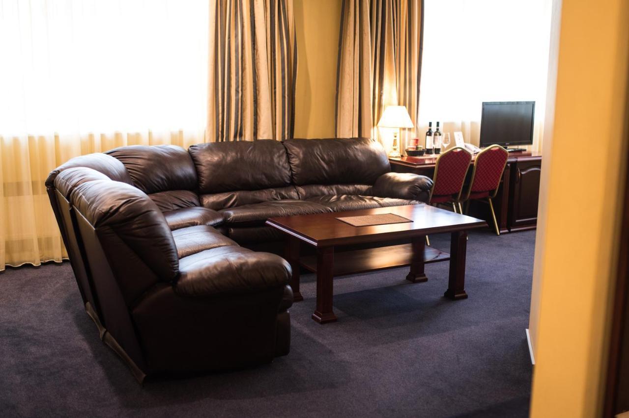 Hof Hotel Garden カウナス エクステリア 写真