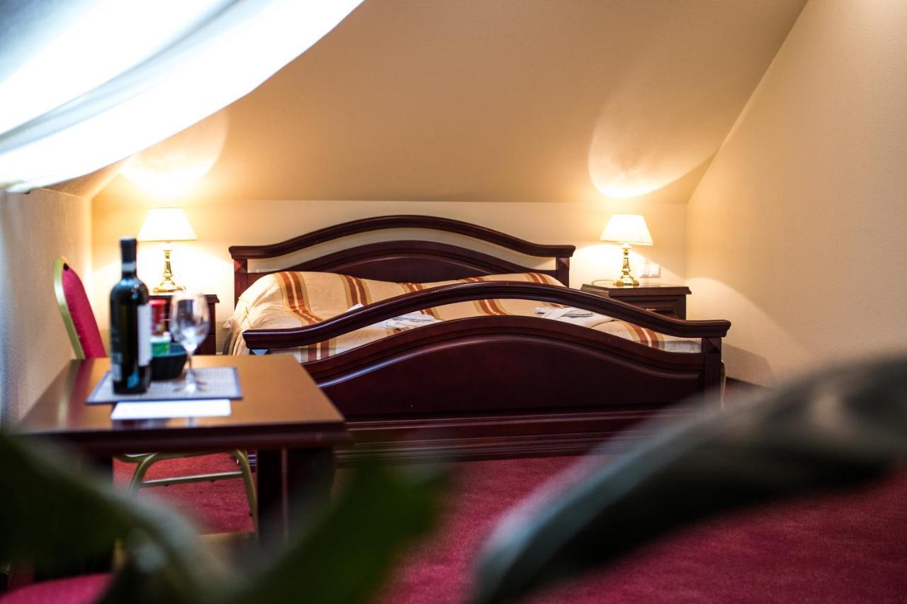 Hof Hotel Garden カウナス エクステリア 写真