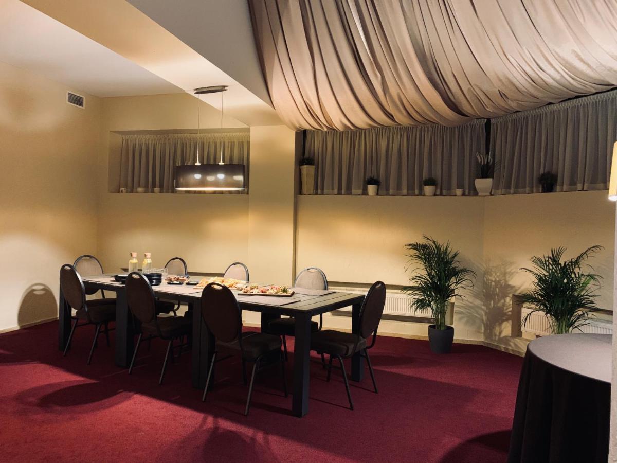 Hof Hotel Garden カウナス エクステリア 写真